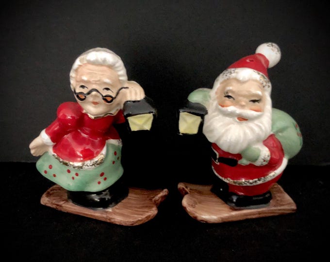 Lefton Vintage Christmas Santa and Mrs Claus Skiers Skiing Salt Pepper Shakers MCM midcentury