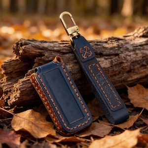 Personalized Leather Car Key Case Compatible with Volvo XC40 XC60 XC90 S60 S90 V60 V90 ... Leather Key Fob Cover with Key Clip