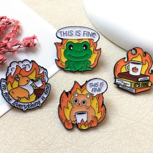 Broche émaillée drôle de chat, chien, grenouille