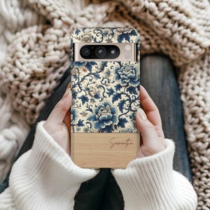 Funda de teléfono personalizada con peonía de porcelana china y nombre para Google Pixel 9, Pixel 8, Pixel, Pixel 6 y funda floral.