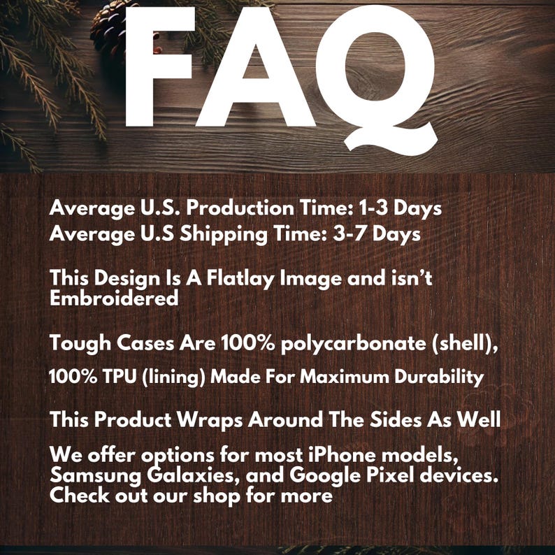 Pode incluir: Texto branco "FAQ" em fundo de madeira castanha escura. O texto est&aacute; acima de uma lista de detalhes do produto, incluindo tempos de produ&ccedil;&atilde;o e envio, informa&ccedil;&otilde;es sobre materiais e compatibilidade de dispositivos.