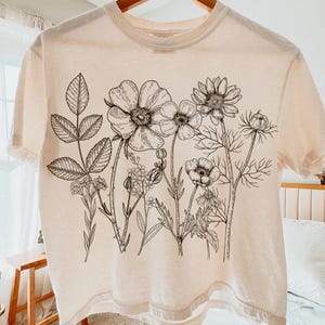 Bukiet kwiatów polnych w stylu retro PNG, Vintage kwiatowy wzór koszulki, Boho kokietka sublimacja, Fantazyjny kwiat PNG, Wiosenna modna sztuka koszuli zdjęcie 4