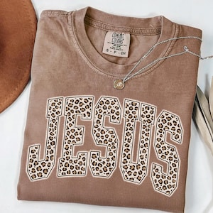 レトロなヒョウ柄のイエスのPNG画像、イエスは復活したPNG画像、キリスト教の宗教的PNG画像、コテージコア風の美的PNG画像、イエスの祈りの聖書の一節のデジタルダウンロード