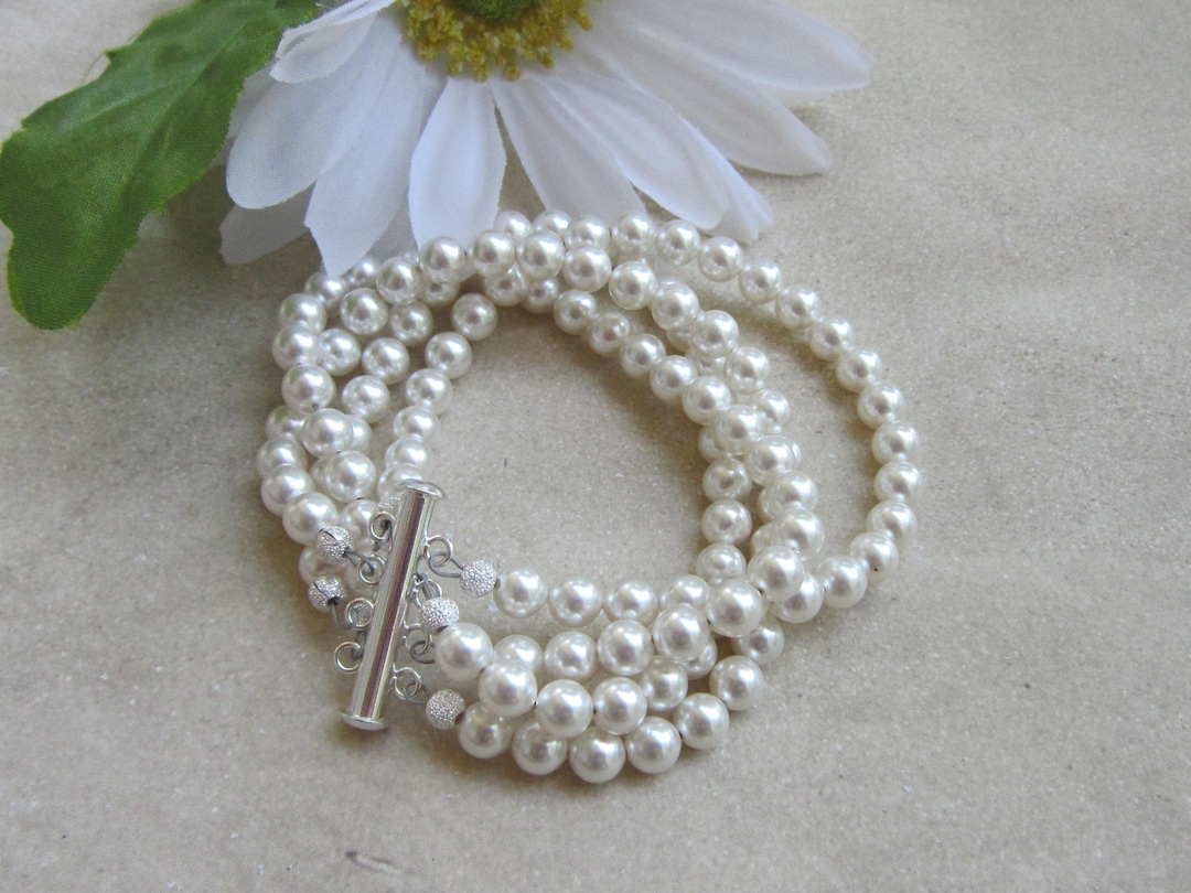 CHUNKY PEARL BRACELET