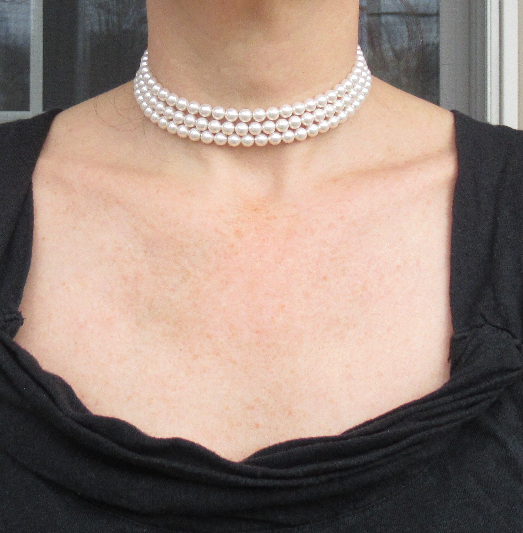 Three pearl necklace best sale choker