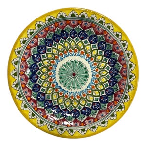 Hand-Painted Uzbek Ceramic Plate: Traditional Floral Design
