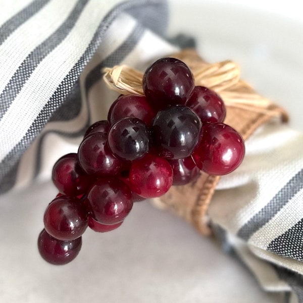 Grape Napkin Ring, Gift for Wine Lovers, housewarming gift for newlywed, winery wedding decor, dinner party decor, wine tasting Decoration