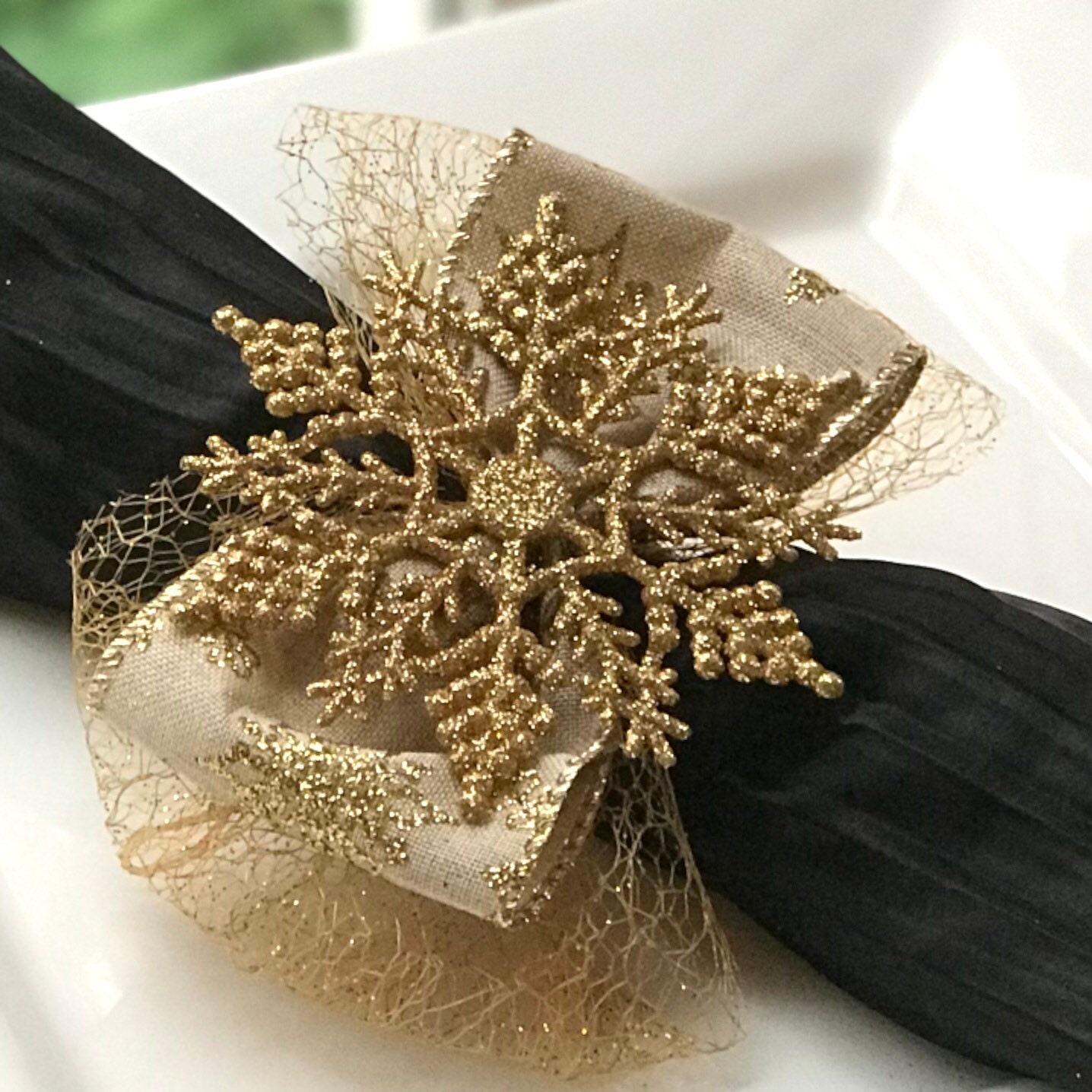 christmas-napkin-ring-gold-snowflake-with-gold-tulle-christmas