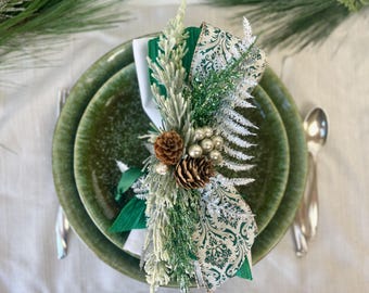 Evergreens Christmas Napkin Ring, Holiday Dining Table Decor, Winter Dinner Party Place Setting