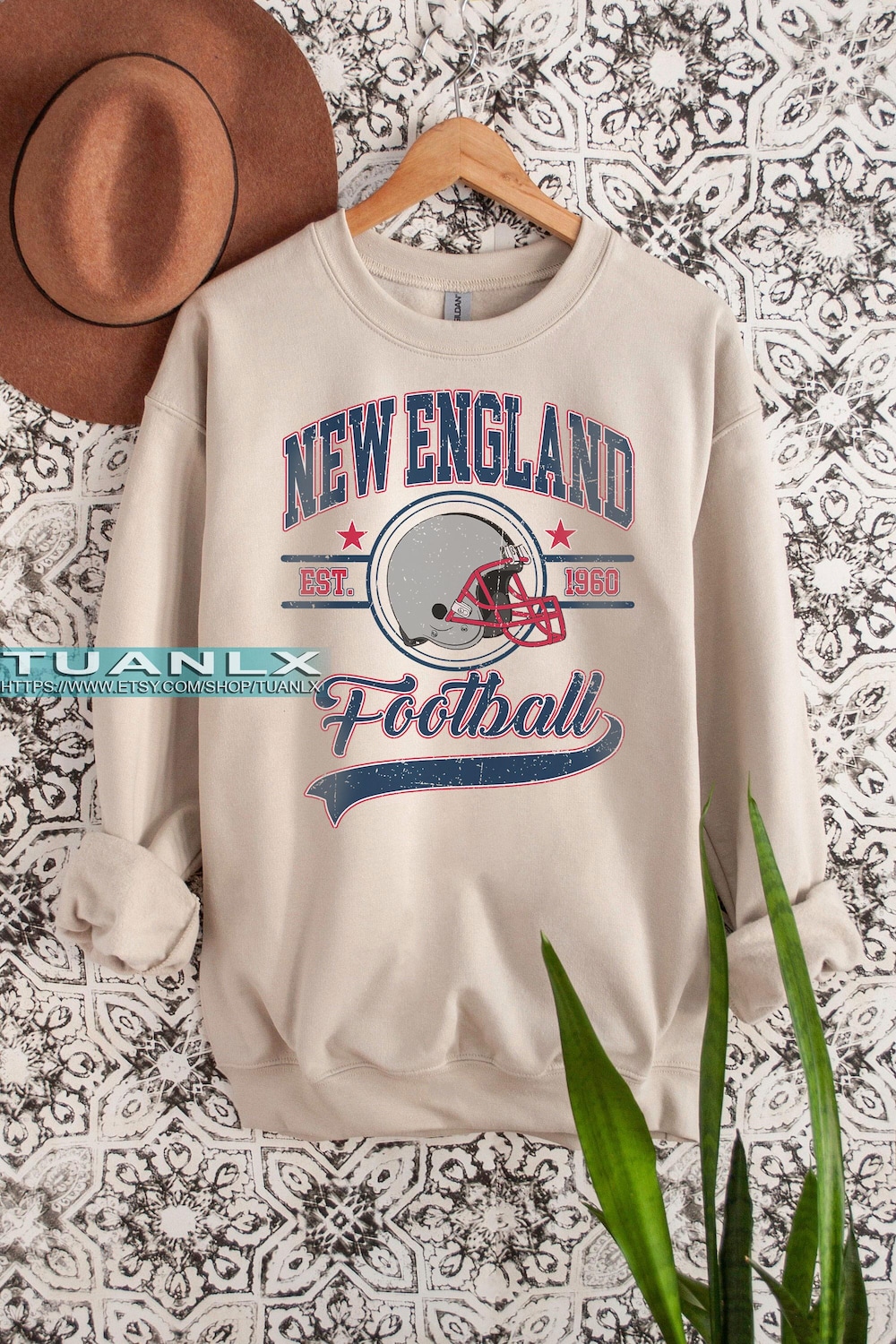 Vintage Style New England Football Sweatshirt, New England Crewneck Hoodie, Retro New England Unisex Sweater, Football Sweatshirt Fashion24Hs