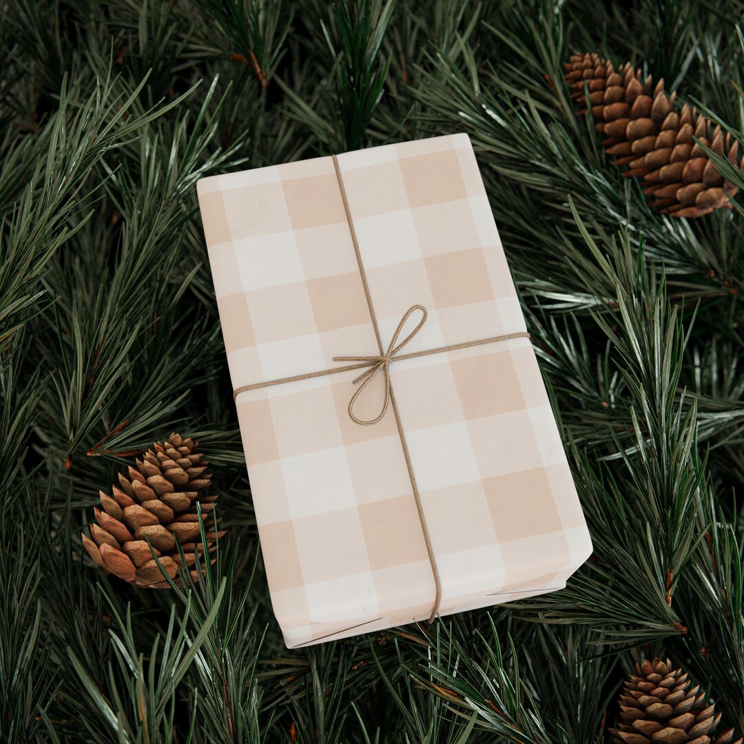 Chic Wrapping Paper Tan Gingham, Elegant Gift Wrap for Any Occasion ...