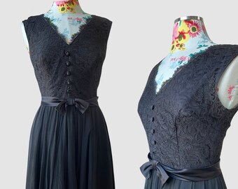 Black Lace and Sheer Silk Chiffon Sleeveless Fit-n-Flare Cocktail Dress Vintage 1950s 1960s Womens XS Small 28 Waist