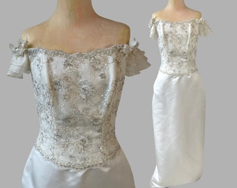 Mary's Bridal White Beaded Lace + Satin Wedding Gown Floral Trim Vintage Y2K Womens Size 8