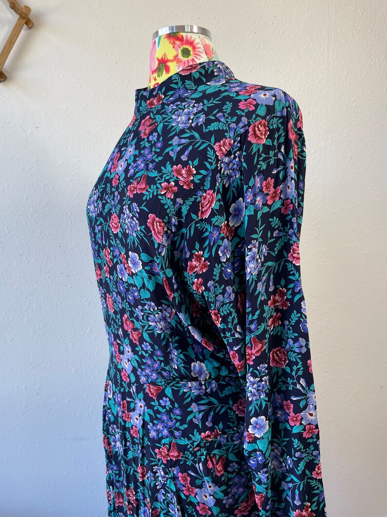 Karin Stevens Dark Floral Long Sleeve Rayon Dress Vintage 1980s 1990s Womens image 6