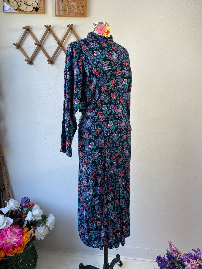 Karin Stevens Dark Floral Long Sleeve Rayon Dress Vintage 1980s 1990s Womens image 4