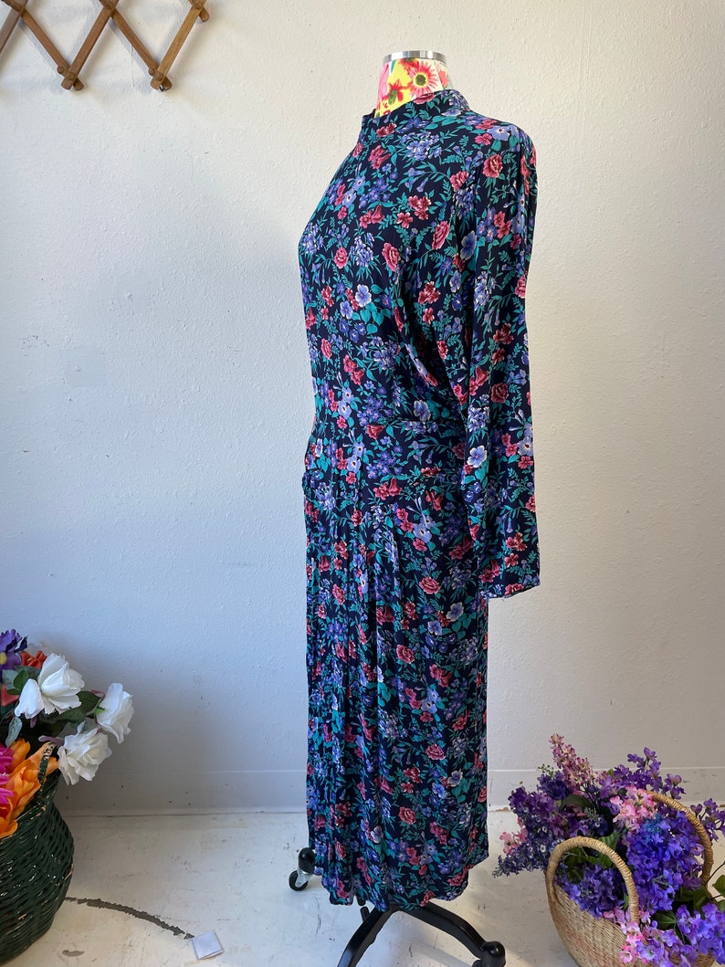 Karin Stevens Dark Floral Long Sleeve Rayon Dress Vintage 1980s 1990s Womens image 7