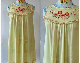Gilrad Yellow Mod Nylon Nightie with Embroidered Flowers Vintage 1960s Womens Small