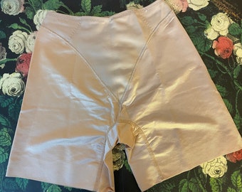 Wacoal Pale Nude Spandex Lycra Slimmer Shorts NWOT Shapewear Vintage Y2K Womens Small