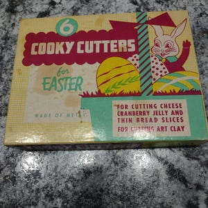 Vintage - Set of (6) Cooky Cutters For Easter - Original Box - 50s - Very Good Condition