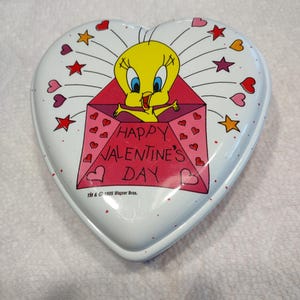 vintage - Saint-Valentin - boîte en plastique en forme de coeur - Warner Bros. - Tweety Bird Popping Out of Card - Ullman Co. - 1995 - EUC