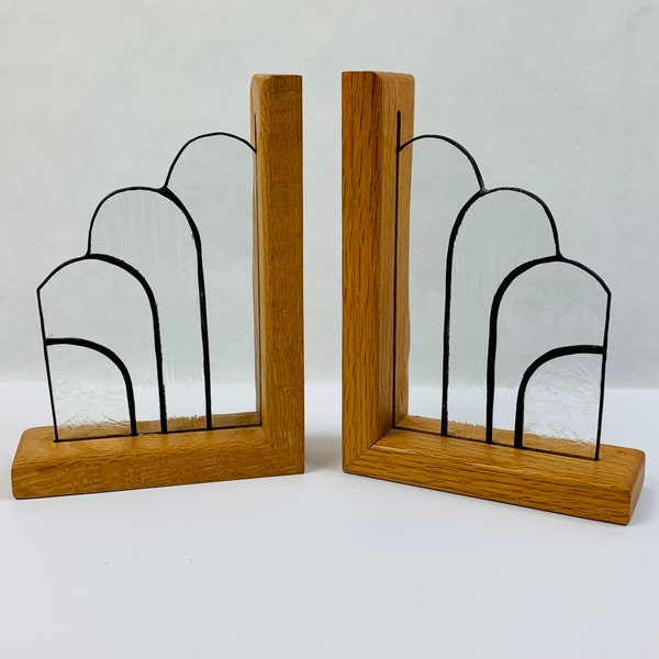 Fin du livre en verre teint Verre clair et verre texturé Base en chêne Fait à la main Signé