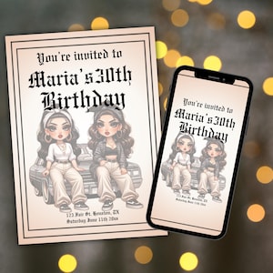 Könnte beinhalten: Eine rosa und weiße Einladungskarte mit schwarzer gotischer Schrift, auf der "You're invited to Maria's 30th Birthday" steht. Die Karte zeigt zwei Comic-Frauen in schwarz-weißen Outfits, die vor einem Auto stehen. Die Karte enthält auch das Datum, die Uhrzeit und den Ort der Veranstaltung.