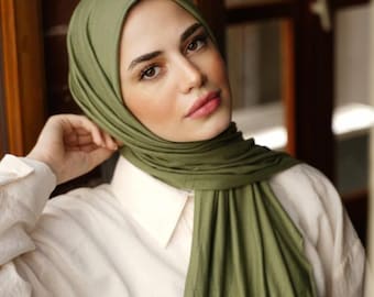 Hijab in morbido jersey verde: foulard per tutti i giorni, prodotto in Turchia
