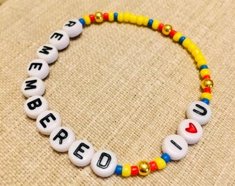 "Lo sabía, te conocía" / Pulseras de la amistad y con dijes de Taylor Swift y TS5 (para adultos y niños)