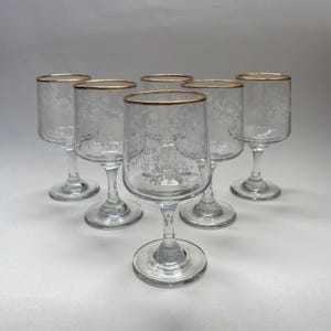 6x Vintage Stem Glasses ~ 1970s Aperitif Port Sherry Goblets with White Floral Pattern and Gold Rim ~ Vintage Barware ~