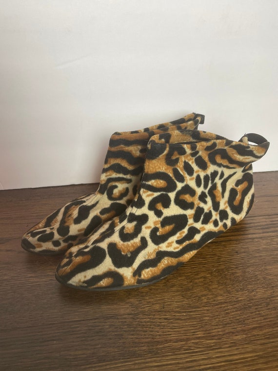 Leopard Steps 1960s 60s Vintage Mod Ankle Boots - image 1