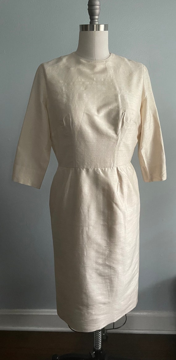 Sophisticated Silk Cream 1960s 60s Sheath Dress M… - image 2