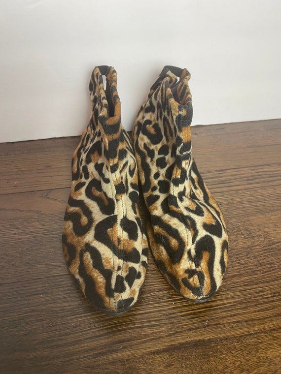 Leopard Steps 1960s 60s Vintage Mod Ankle Boots - image 2