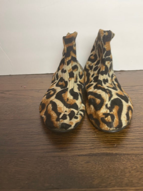 Leopard Steps 1960s 60s Vintage Mod Ankle Boots - image 5