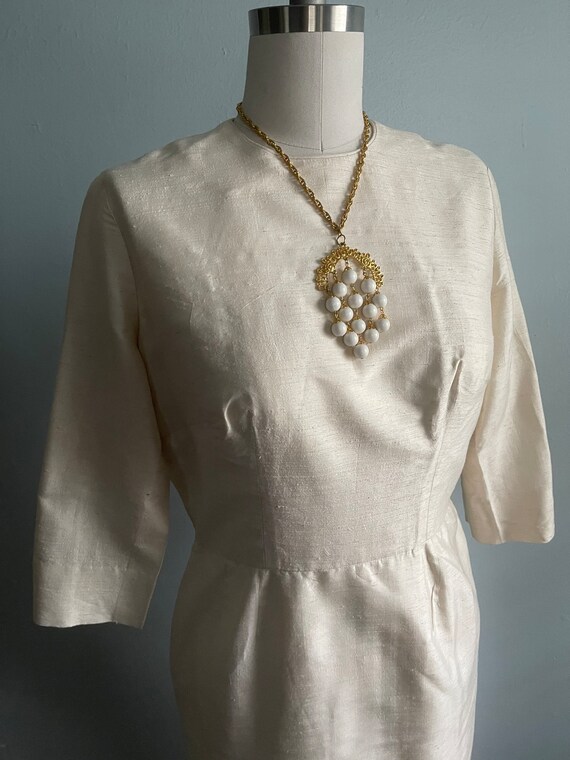 Sophisticated Silk Cream 1960s 60s Sheath Dress M… - image 4