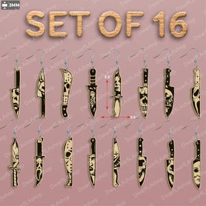 Könnte beinhalten: Set aus 16 Holzohrringen, jeder mit einem einzigartigen Messerdesign und Illustrationen von Horrorfilmfiguren. Die Ohrringe sind ca. 5,6 cm lang und 1,3 cm breit, mit silberfarbenen Ohrhaken. Der Text "SET OF 16" ist oben zu sehen.