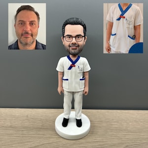 カスタムファミリーフィギュア、フレンズボブルヘッド、写真からの3D彫刻、グループフィギュア、3Dフィギュア、3D人形、記念日クラフト、3D彫像