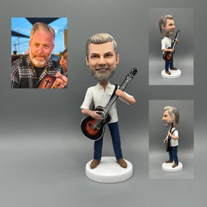 カスタムファミリーフィギュア、フレンズボブルヘッド、グループフィギュア、写真からの3D彫刻、3Dフィギュア、3D人形、3D像、記念日クラフト