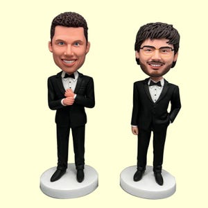 カスタムファミリーフィギュア、フレンズボブルヘッド、グループフィギュア、写真からの3D彫刻、3Dフィギュア、3D人形、3D像、記念日クラフト