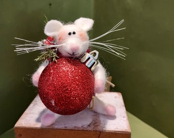 NEW - Merry Mouse Felted in White with Red Christmas Ornament