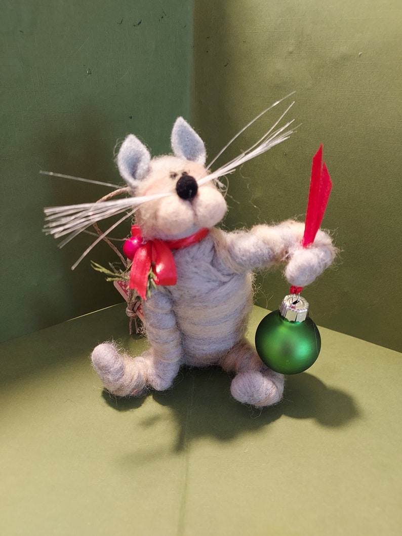 Christmas Bulb Felted Wool Kitty Ornament Bild 1