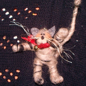 Kitten Pin of Felted Wool