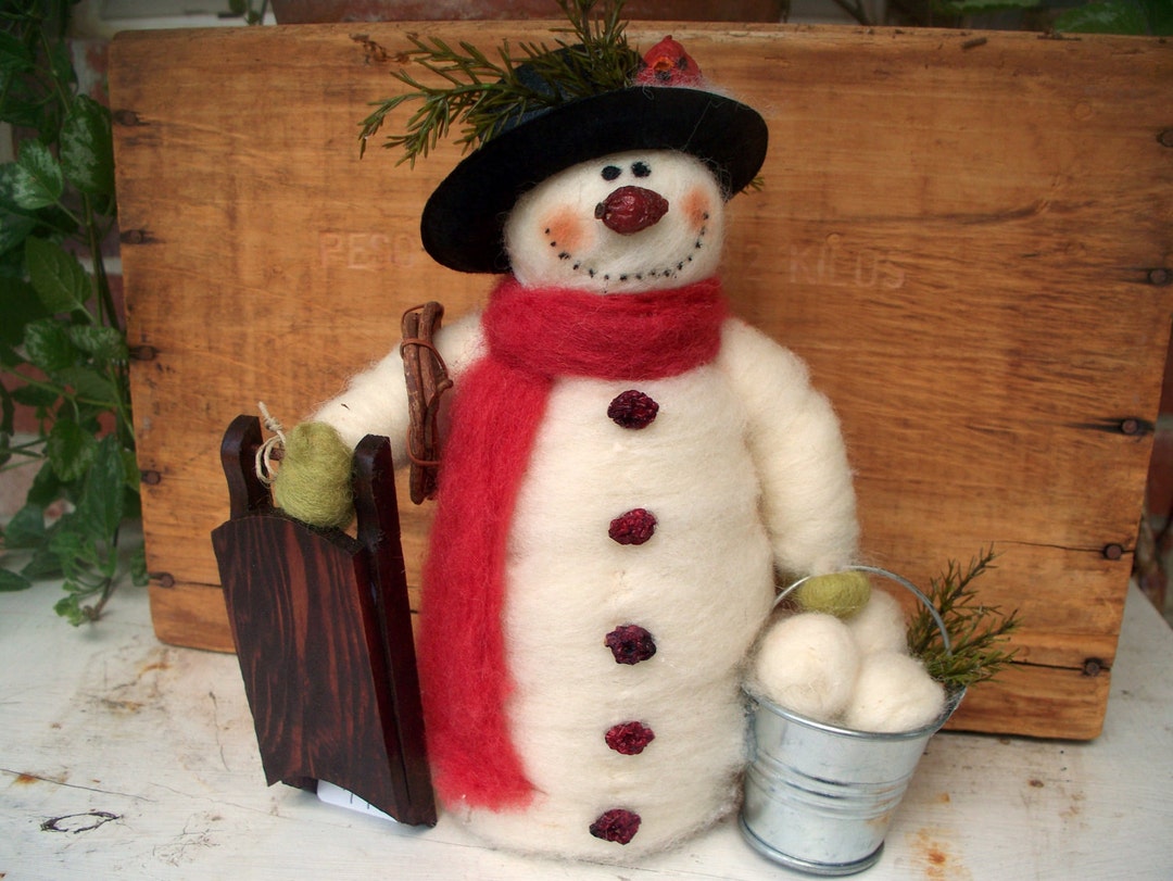 ヴィンテージ　クリスマス人形スノーマン オン スレイ Wool Wrapped Snowman With Wooden Sled - Needle Felted 9 Inch
