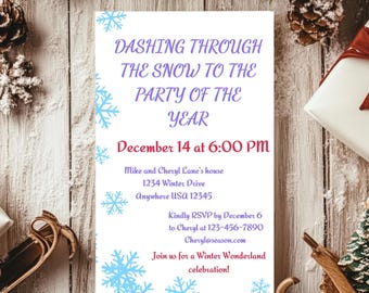 以下が含まれることがあります： 雪の結晶と「Dashing Through The Snow To The Party Of The Year」と「December 14 at 6:00 PM」のテキストが書かれた、冬のワンダーランドパーティーの招待状です。