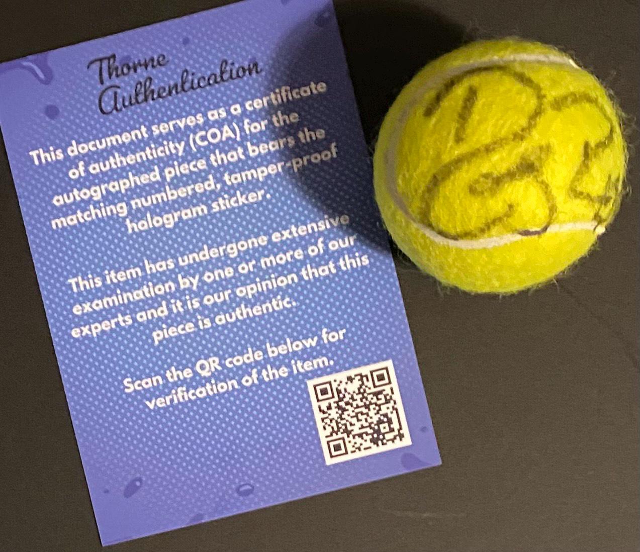 ロジャー・フェデラー 直筆サイン入りテニスボール ロジャー・フェデラーのサイン入りテニスボール（COA付き