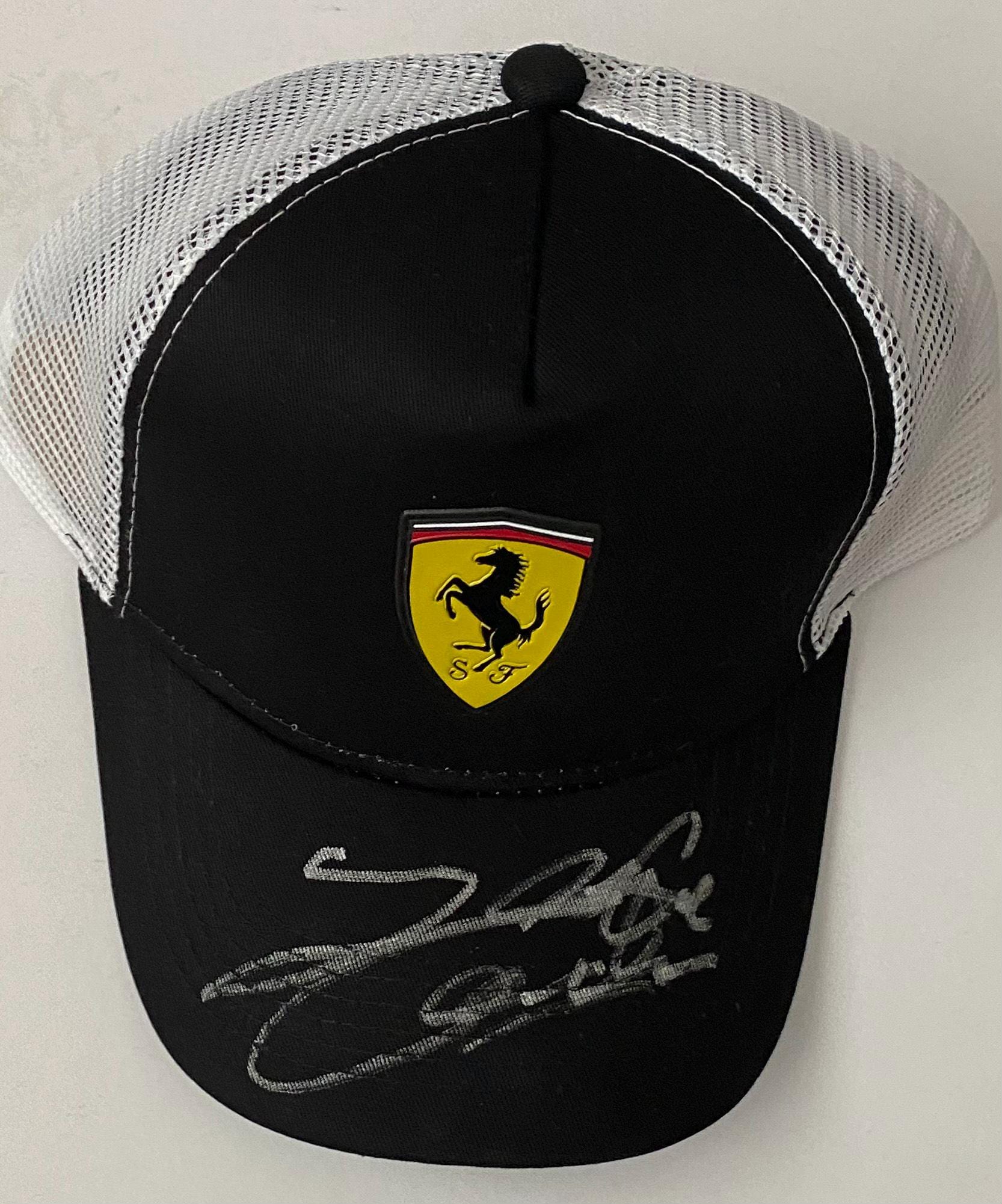 シャルル・ルクレールのサイン入りF1キャップ（COA付き） - Etsy 日本