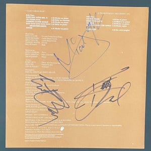 ロジャー・フェデラー 直筆サイン入りテニスボール ロジャー・フェデラーのサイン入りテニスボール（COA付き