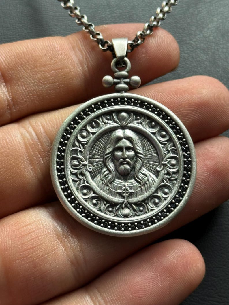 Sacred Heart of Jesus Pendant Necklace for Devout Christians, Antique ...