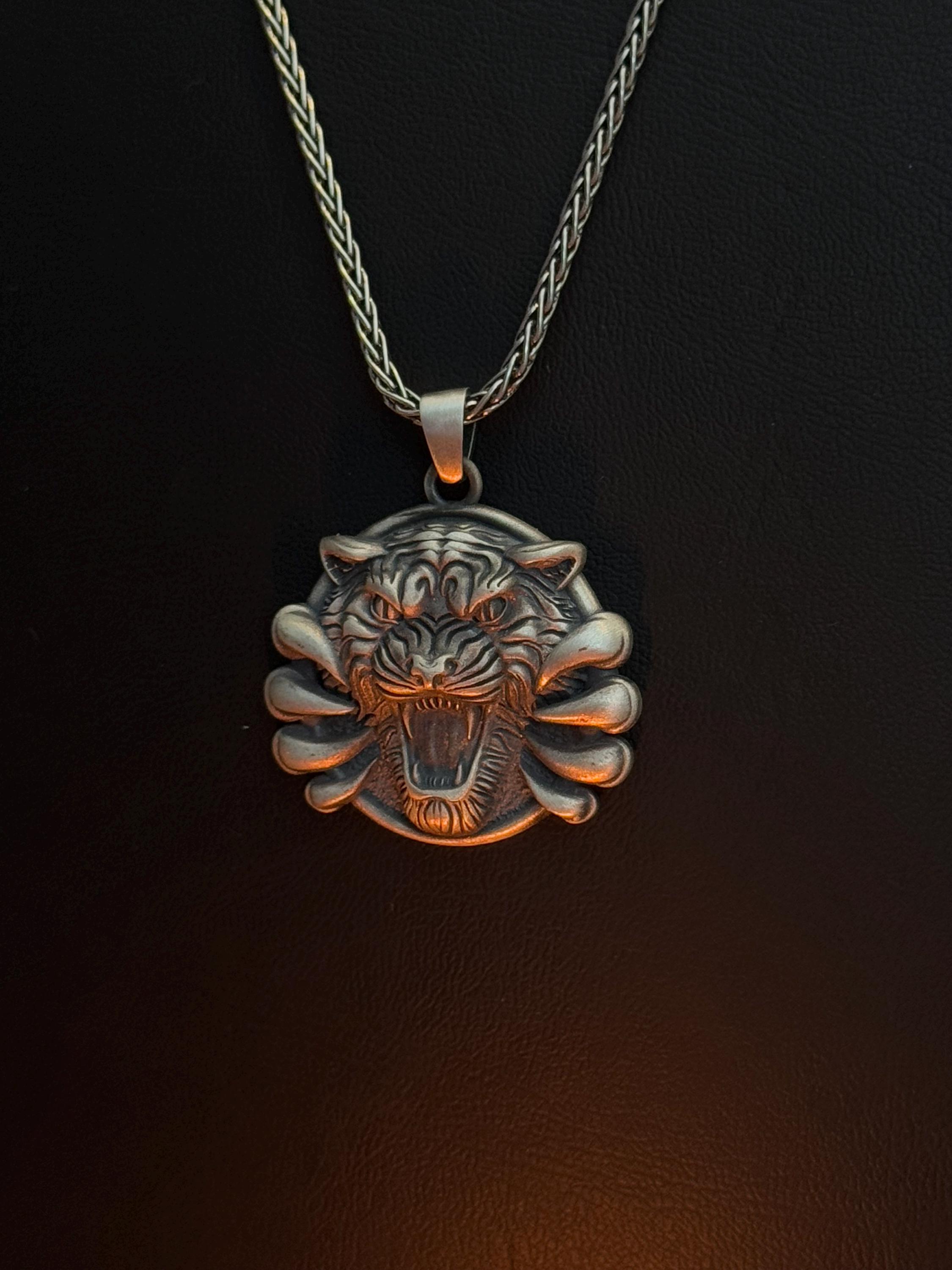 ダレン シモニアン / Never Fear Truth Necklace Sterling Silver Wild Tiger Pendant Necklace - Fierce Animal