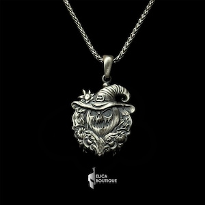 Halloween Pumpkin Pendant Necklace, Scary Jack-O&#39;-Lantern Charm for Spooky Accessories, Unique Horror Jewelry Gift for Halloween Lovers.