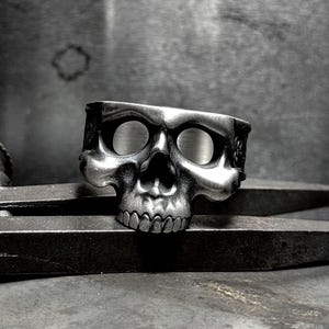 Halb Schädel Kopf Knochen Männer Silber Ring, Sterling Silber halb Schädel Ring, Biker Mode Schädel Ring, Gothic Schmuck Ring, Kiefer Schädel Silber Ring